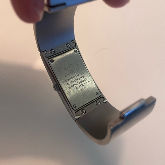 *SOLD* GUCCI 2400L Black Oval Dial Stainless Steel Ladies Bangle Bracelet Watch - Picture 3 of 4